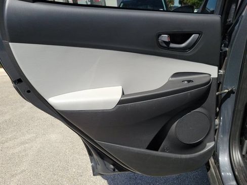 Used 2023 Hyundai Kona SEL FWD image 9