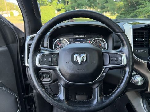 Used 2019 RAM 1500 Laramie AWD/4WD image 35
