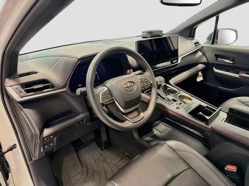 Certified 2025 Toyota Sienna XSE AWD/4WD image 8