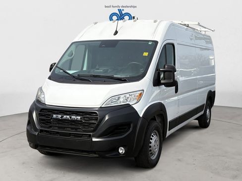 Used 2024 RAM ProMaster 2500 w/ Convenience Group image 2