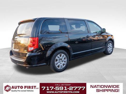 Used 2019 Dodge Grand Caravan SE w/ UConnect Hands-Free Group image 3