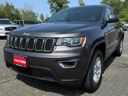 Used 2019 Jeep Grand Cherokee Laredo AWD/4WD image 16