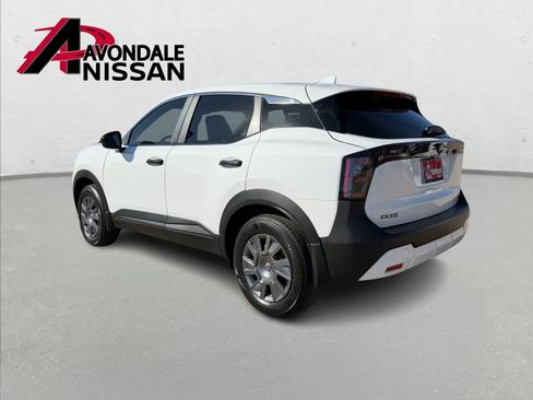 Used 2025 Nissan Kicks S image 4