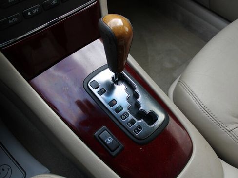 Used 2004 Lexus ES 330 image 8