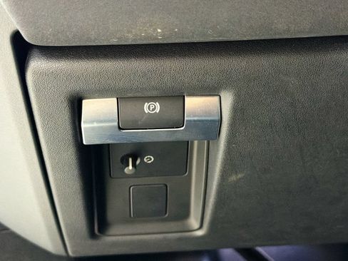 Used 2023 Land Rover Defender 90 X-Dynamic SE AWD/4WD image 10