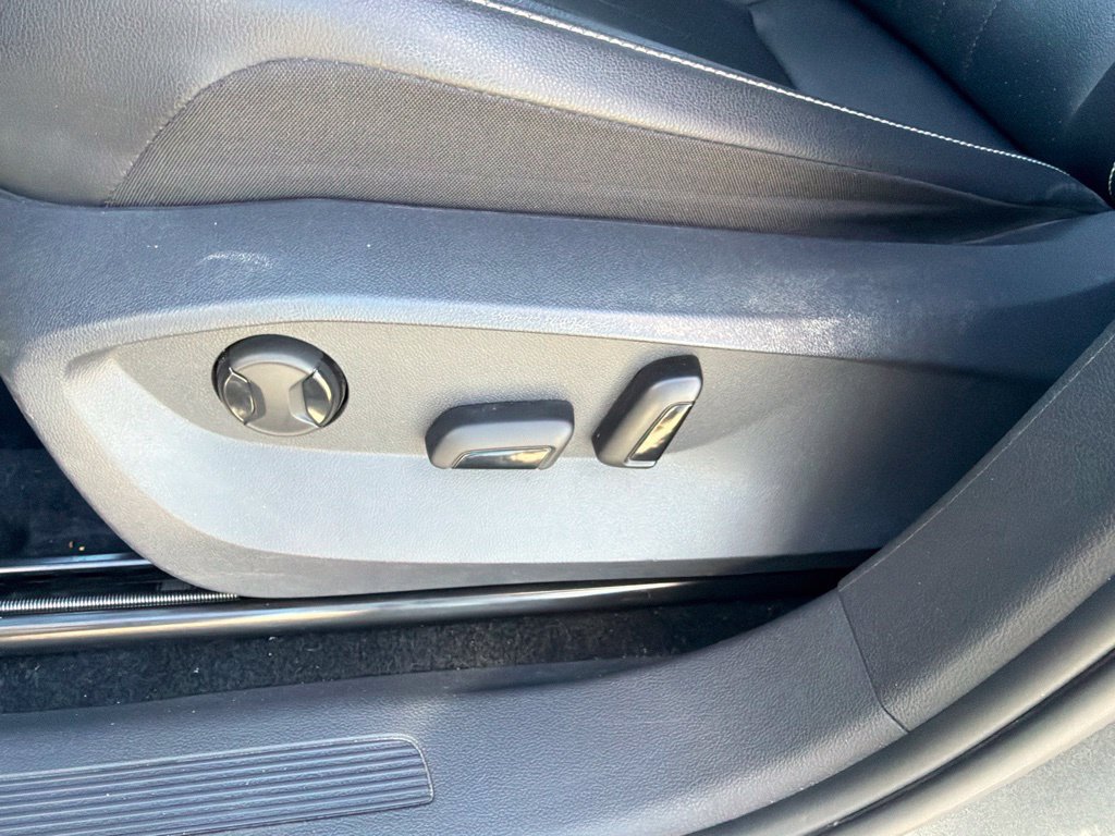 Used 2022 Volkswagen Tiguan SE AWD/4WD image 19