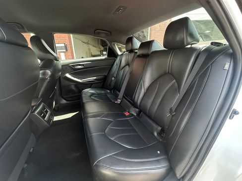 Used 2021 Toyota Avalon XLE image 31