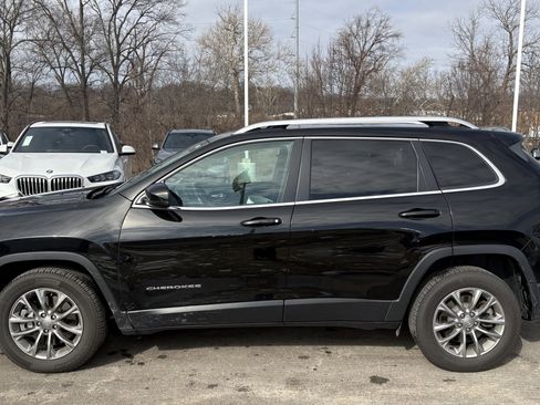 Used 2019 Jeep Cherokee Latitude Plus w/ Comfort/Convenience Group image 7