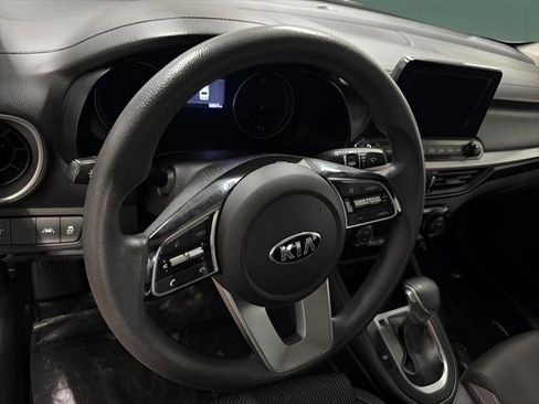 Used 2019 Kia Forte LXS FWD image 17