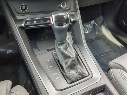 Certified 2025 Audi Q3 2.0T Premium w/ Convenience Package image 28