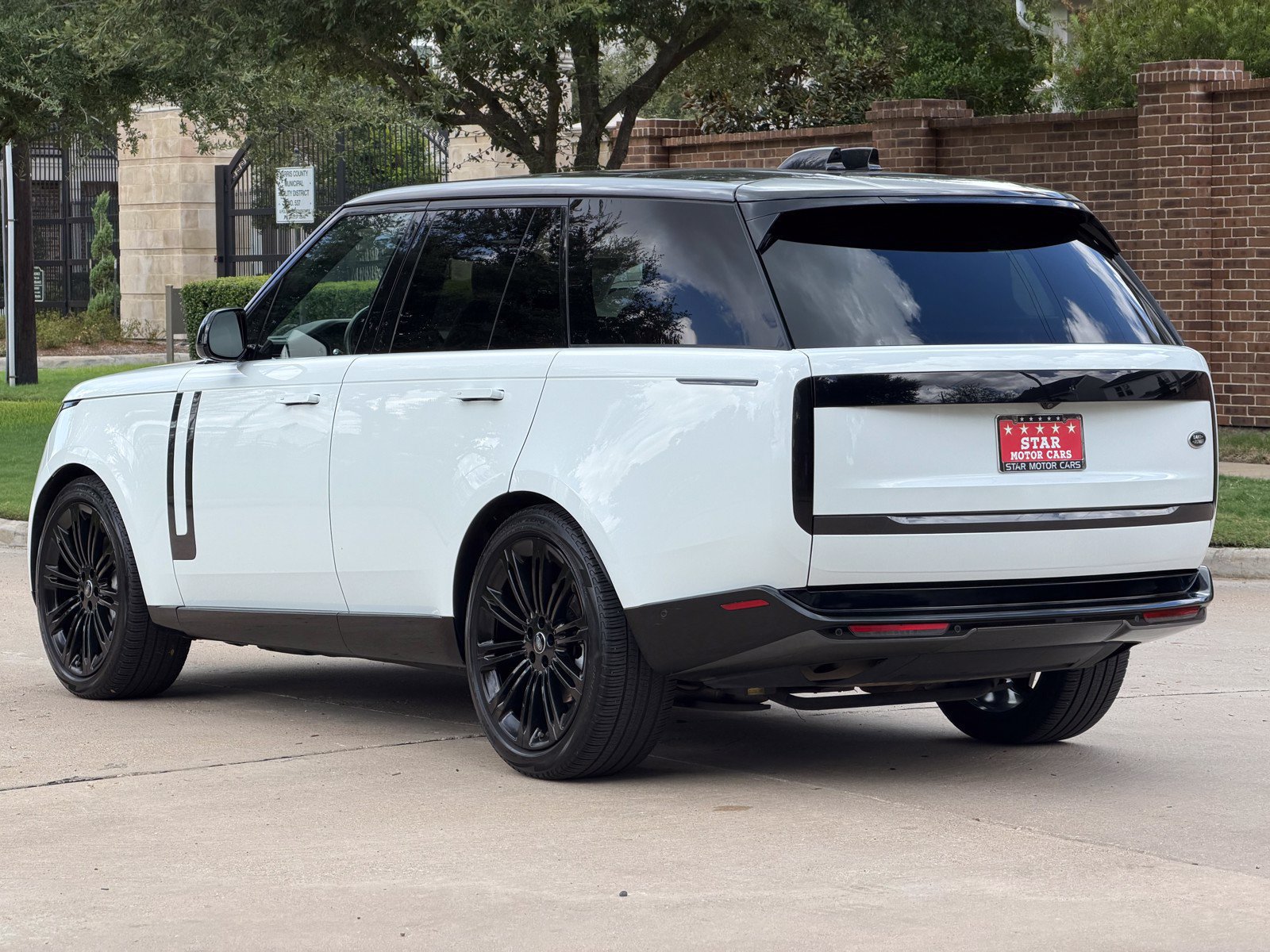 Used 2022 Land Rover Range Rover SE AWD/4WD image 14