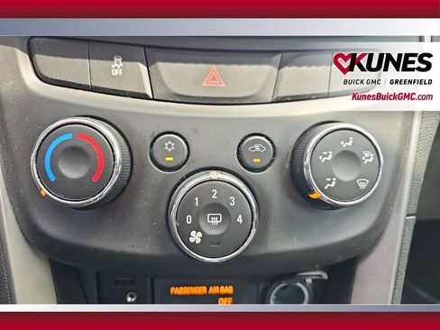 Used 2022 Chevrolet Trax LT w/ LT Convenience Package AWD/4WD image 19
