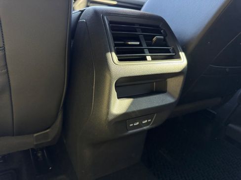 Used 2025 Volkswagen Tiguan SE R-Line image 22
