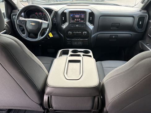 Used 2019 Chevrolet Silverado 1500 Custom w/ Custom Max Trailering Package AWD/4WD image 4