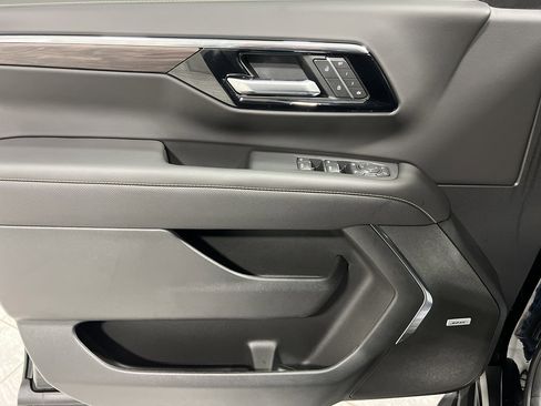 New 2025 Chevrolet Tahoe Premier image 23