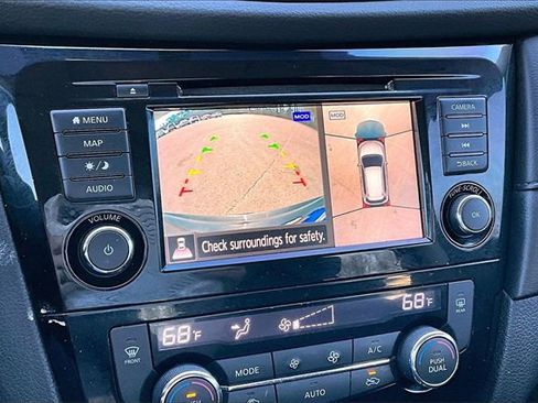 Used 2018 Nissan Rogue SV w/ Premium Package image 14