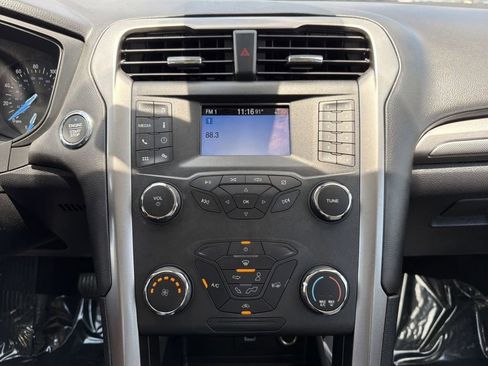 Used 2020 Ford Fusion S FWD image 17