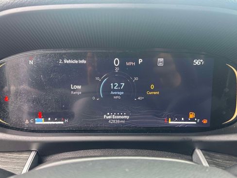 Used 2023 Jeep Wagoneer L Series III w/ Premium Group I image 21