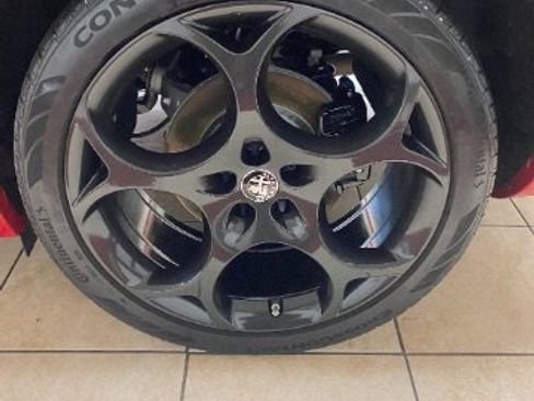 Used 2023 Alfa Romeo Stelvio Estrema image 38