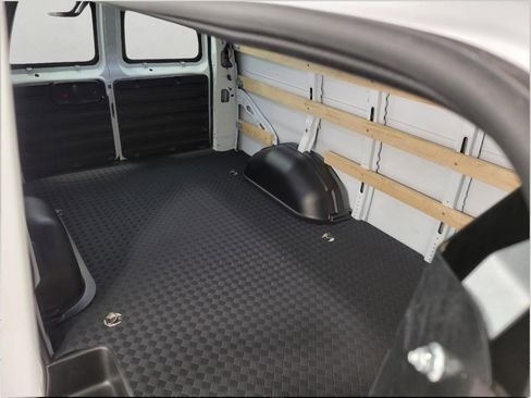 Used 2024 Chevrolet Express 2500 w/ Driver Convenience Package image 20