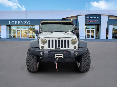 Used 2013 Jeep Wrangler Unlimited Sahara AWD/4WD image 2