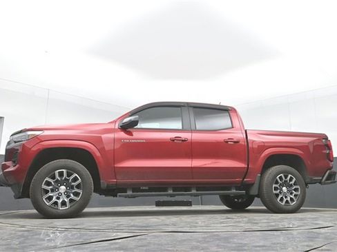 Used 2024 Chevrolet Colorado LT w/ LT Convenience Package III image 42