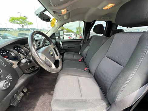 Used 2013 Chevrolet Silverado 2500 LT w/ Interior Plus Package AWD/4WD image 15