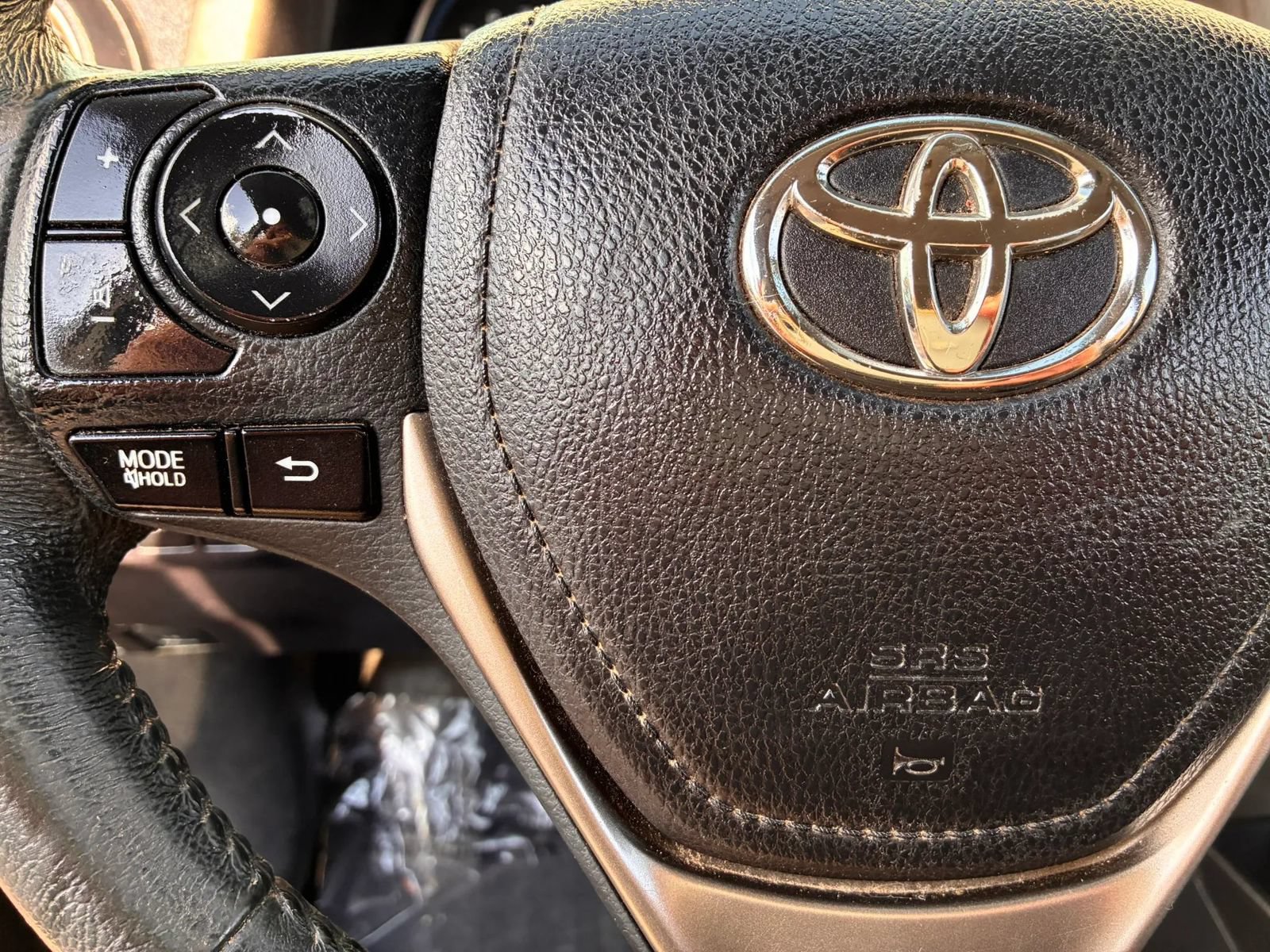 Used 2015 Toyota RAV4 Limited w/ Technology Package AWD/4WD image 21