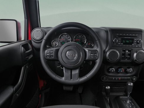Used 2016 Jeep Wrangler Unlimited Rubicon w/ Connectivity Group AWD/4WD image 38