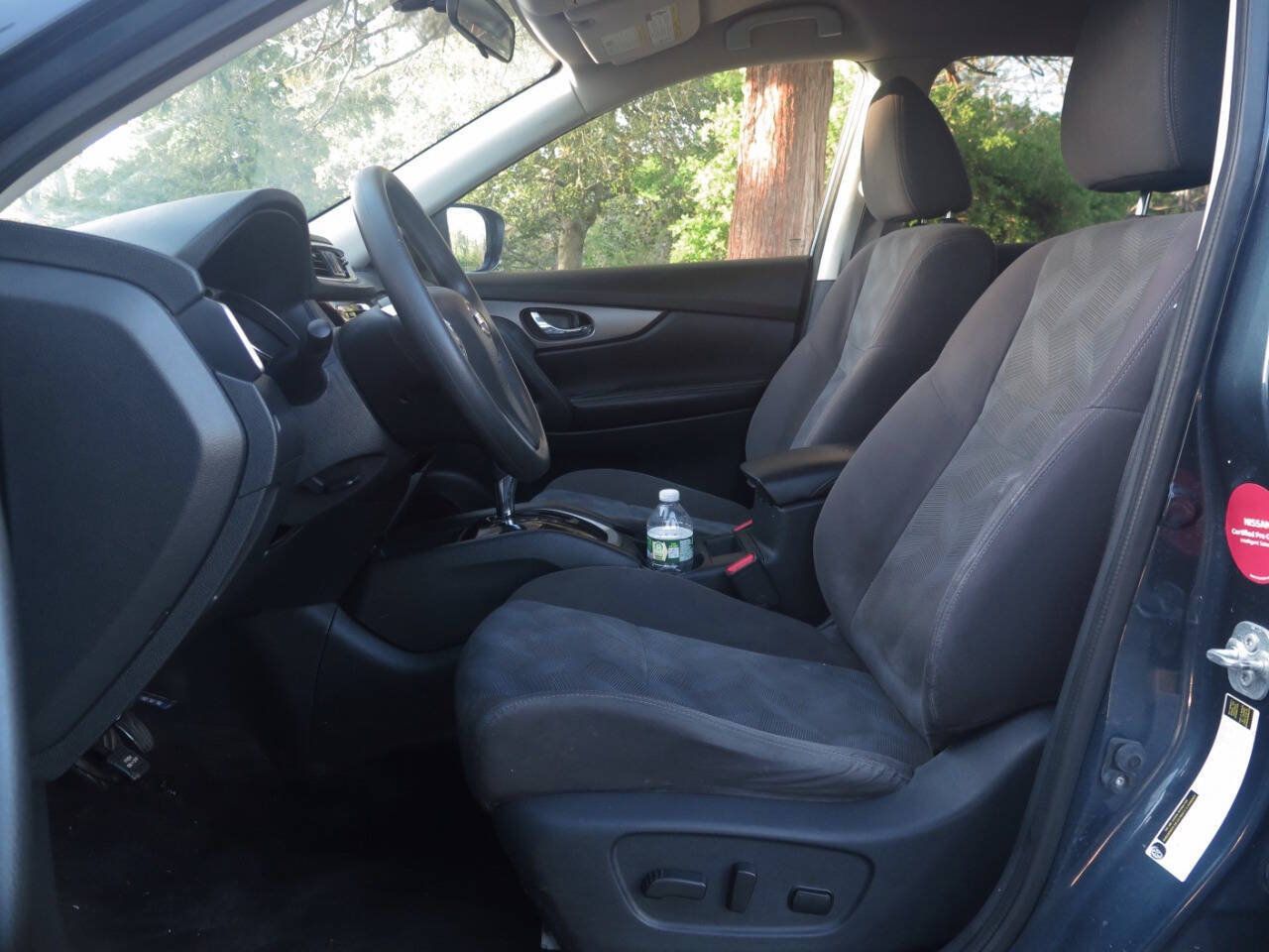 Used 2016 Nissan Rogue SV AWD/4WD image 32