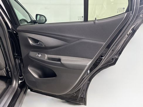 Used 2025 Buick Envista Preferred image 29