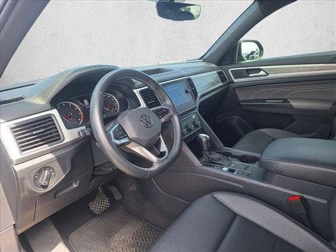 Used 2021 Volkswagen Atlas Cross Sport SE w/ Panoramic Sunroof Package FWD image 9