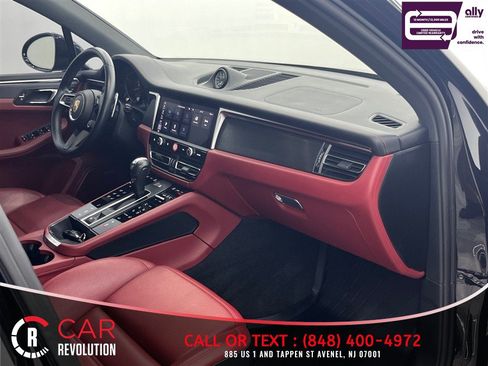 Used 2024 Porsche Macan GTS AWD/4WD image 49