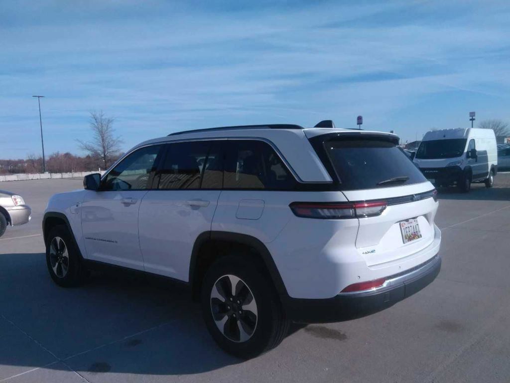 Used 2024 Jeep Grand Cherokee Limited 4xe AWD/4WD image 6