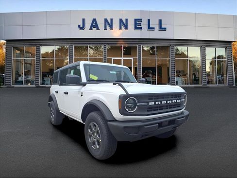 New 2025 Ford Bronco Big Bend image 2