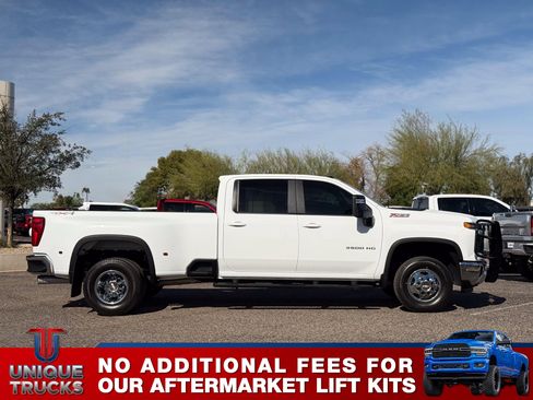 Used 2024 Chevrolet Silverado 3500 LT w/ Convenience Package image 4