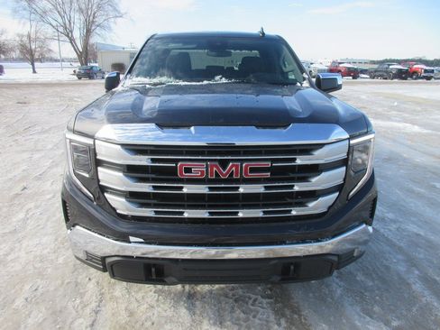 New 2026 GMC Sierra 1500 SLE image 11