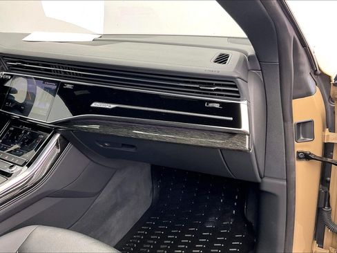 Used 2024 Audi Q8 Premium Plus AWD/4WD image 14