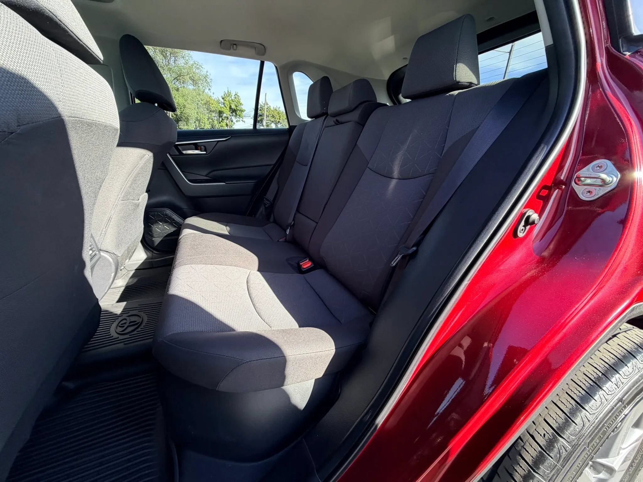 Used 2024 Toyota RAV4 XLE w/ Convenience Package AWD/4WD image 21