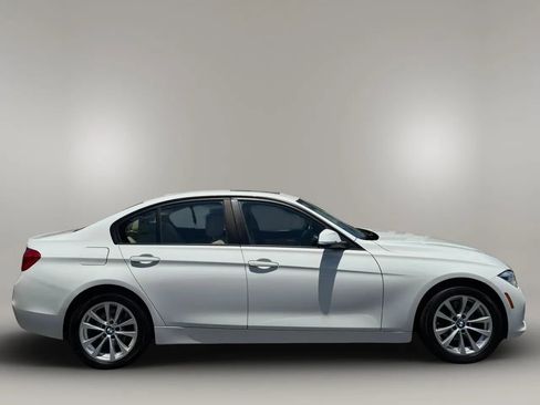 Used 2018 BMW 320i xDrive Sedan AWD/4WD image 8