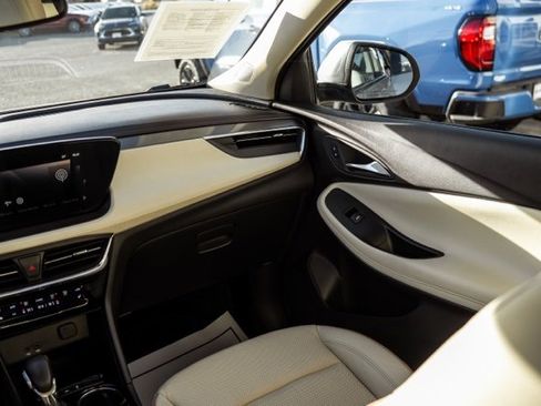 Used 2024 Buick Encore GX Avenir image 32