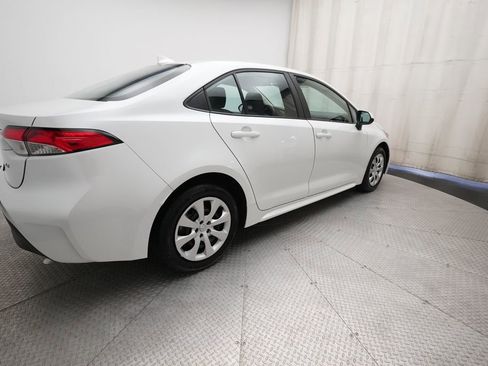 Used 2025 Toyota Corolla LE FWD image 33