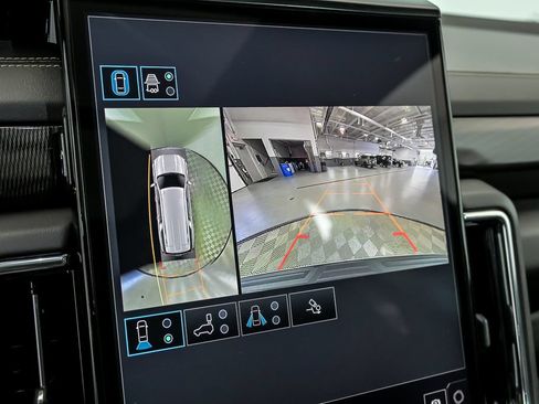 New 2026 GMC Yukon XL Elevation w/ Elevation Premium Package AWD/4WD image 18