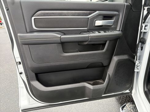 Used 2024 RAM 2500 Big Horn image 10
