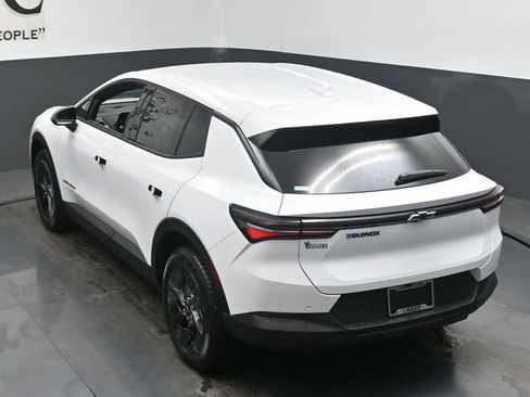 New 2026 Chevrolet Equinox EV LT image 19