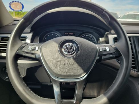 Used 2019 Volkswagen Atlas SE w/ Towing Package FWD image 18