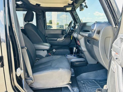 Used 2016 Jeep Wrangler Unlimited Sport w/ Quick Order Package 24S AWD/4WD image 22