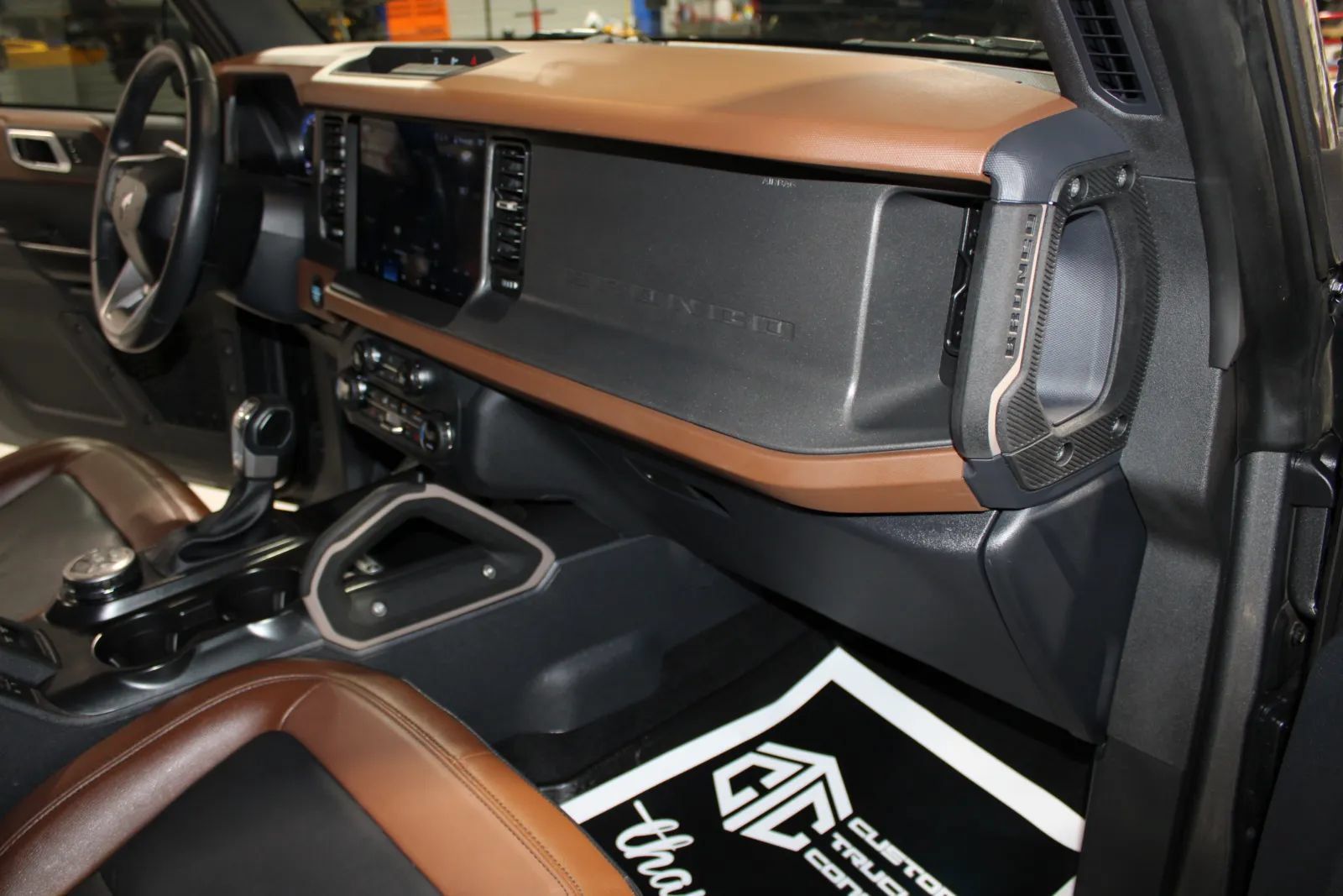Used 2024 Ford Bronco Outer Banks AWD/4WD image 32