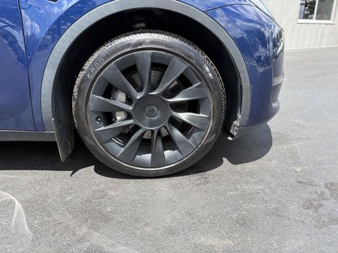 Used 2022 Tesla Model Y Long Range AWD/4WD image 14