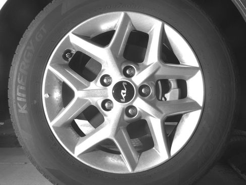 Used 2025 Kia Soul LX w/ LX Technology Package FWD image 13